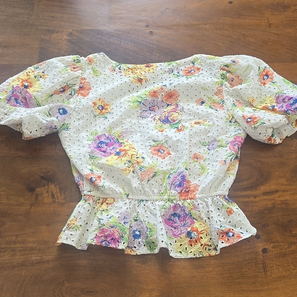 Wayf Floral Eyelet Puff Sleeve Peplum Top Size XS - Picture 10 of 11